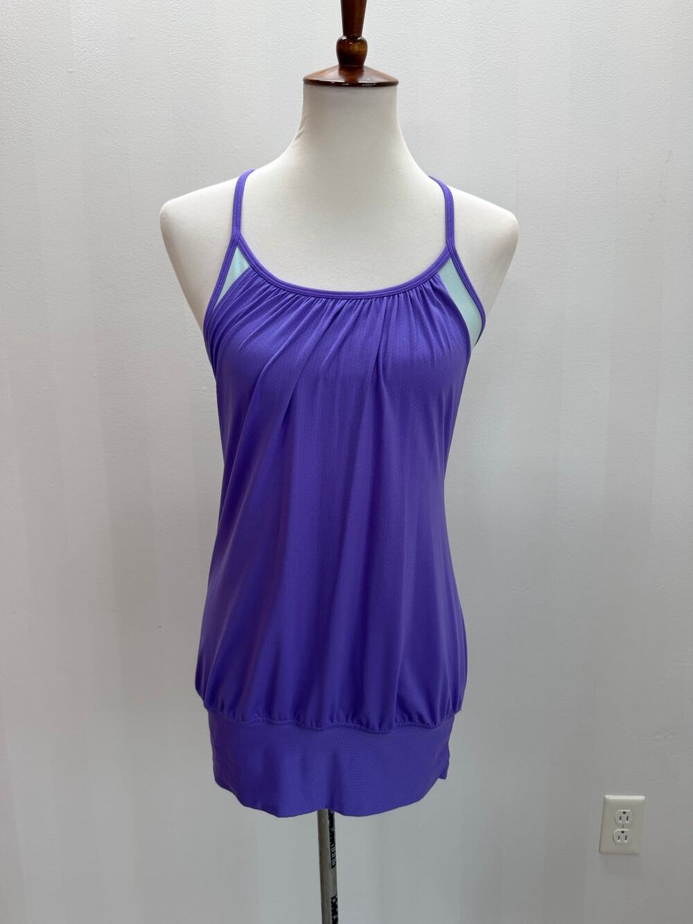 Lululemon No Limits Tank Purple/Light Blue Built-In Bra Sz 4 NO PADS